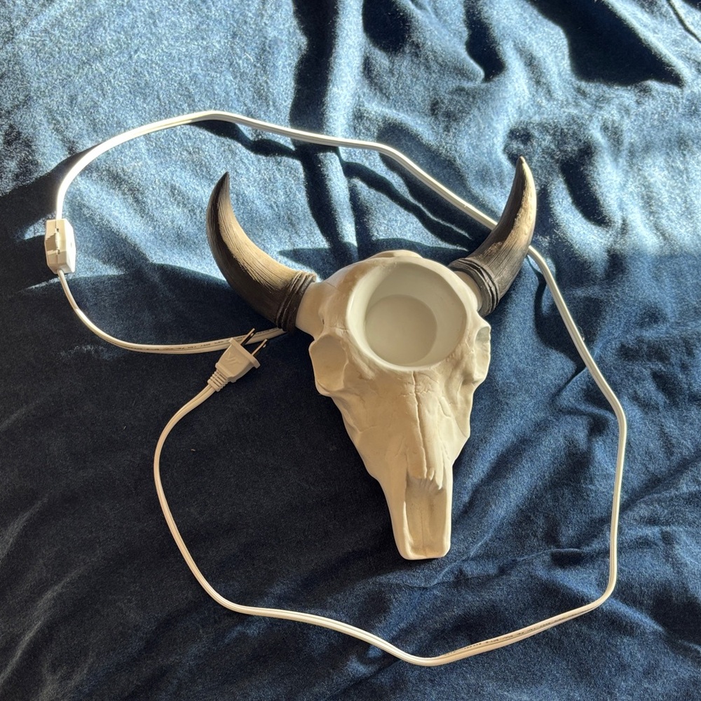 Scentsy Cream and Brown Skull Candle Holder